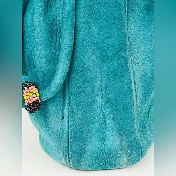 ❌SOLD❌ 🌼MARKDOWN🌼 Teal Faux Suede with Bead Work Design Drawstring Bag - Picture 8 of 12
